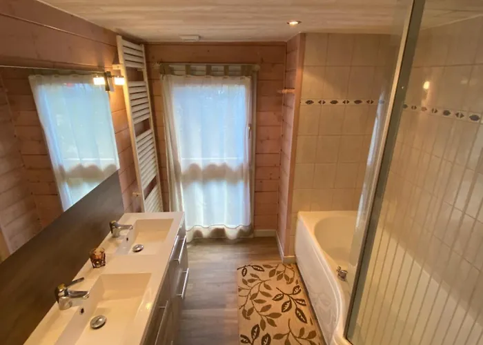 Des Bruyeres Domek alpejski Liézey